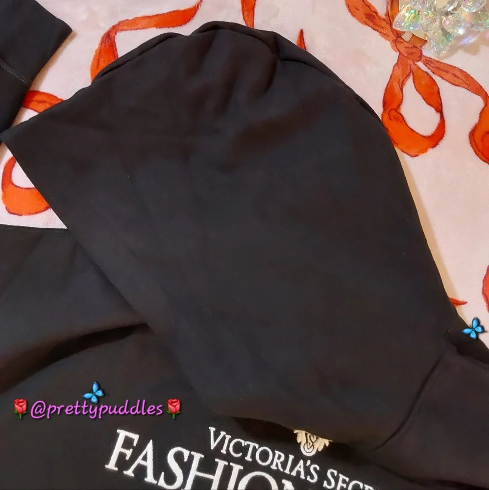 🪽 XXL Victoria's Secret Fashion Show '24 Embroidered Classic Hoodie #2 🪽 - Picture 6 of 14